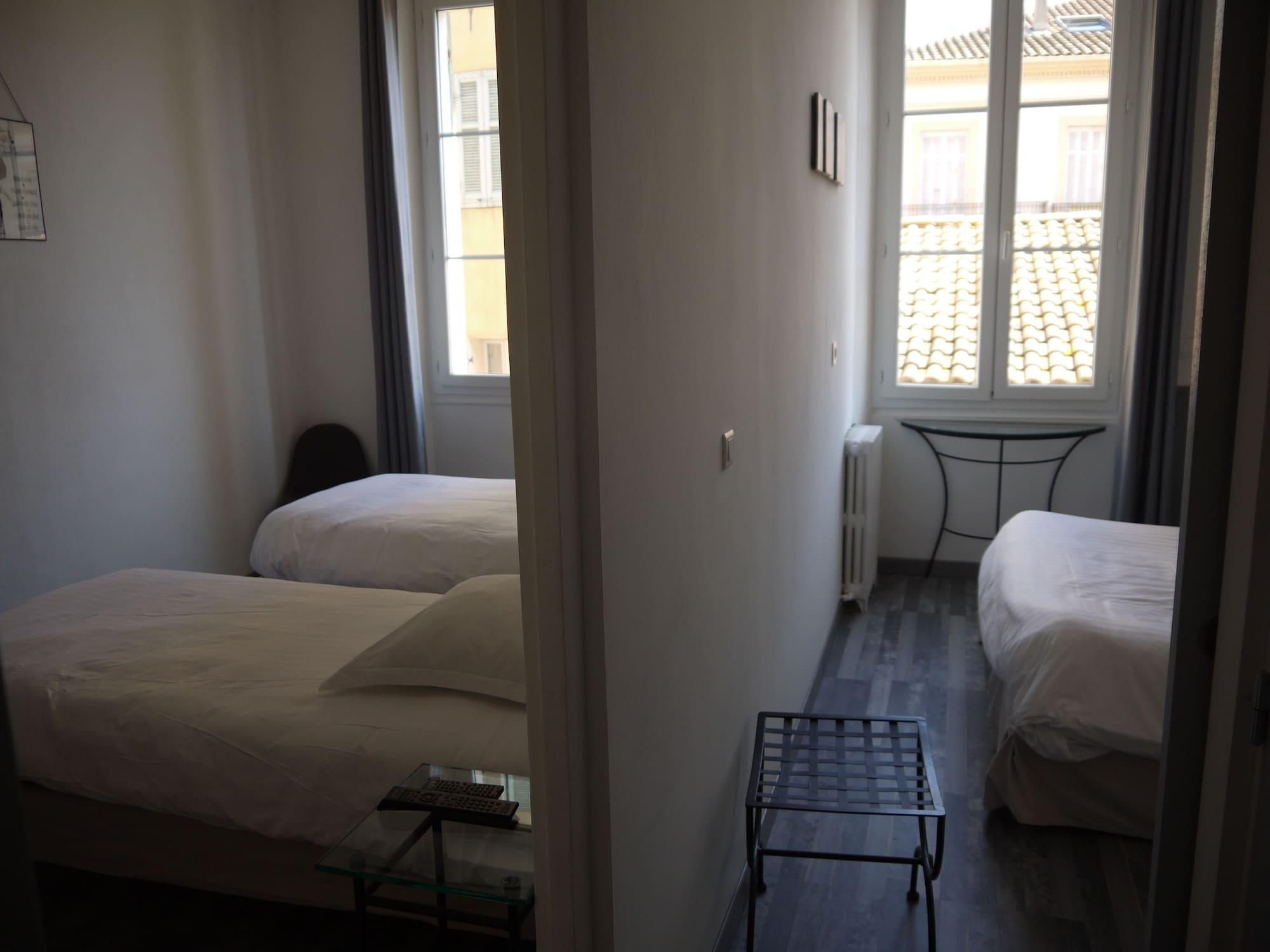 Hotel Portalet Hyeres Exterior photo