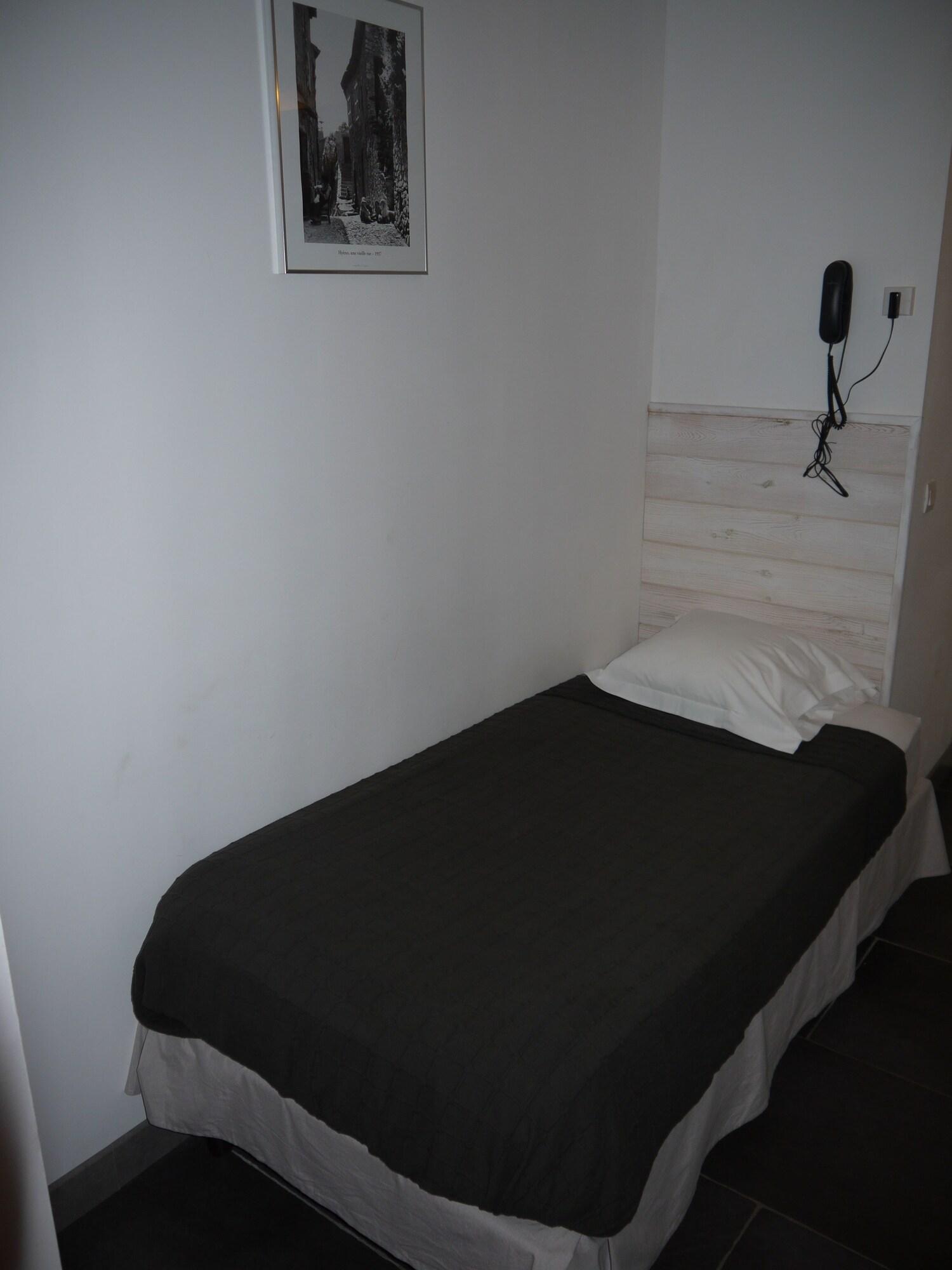 Hotel Portalet Hyeres Exterior photo