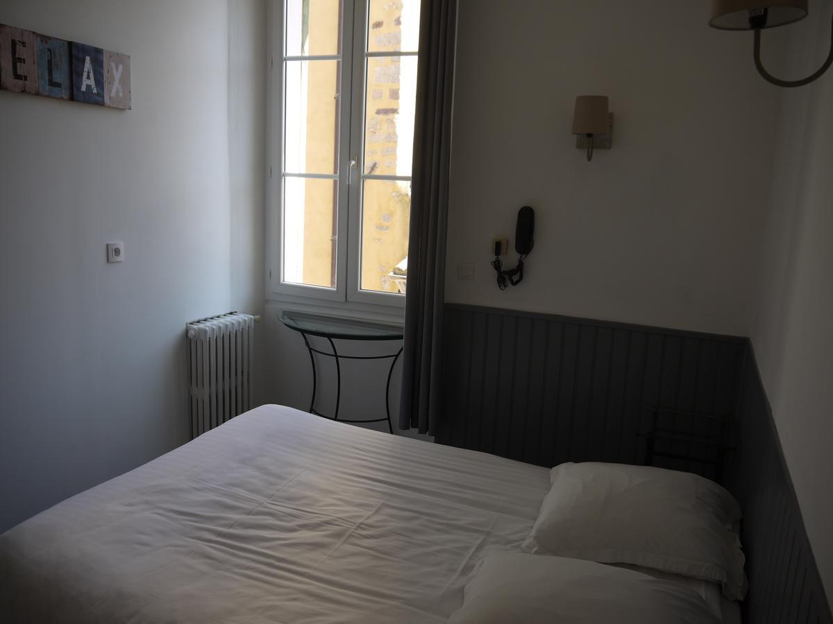 Hotel Portalet Hyeres Exterior photo