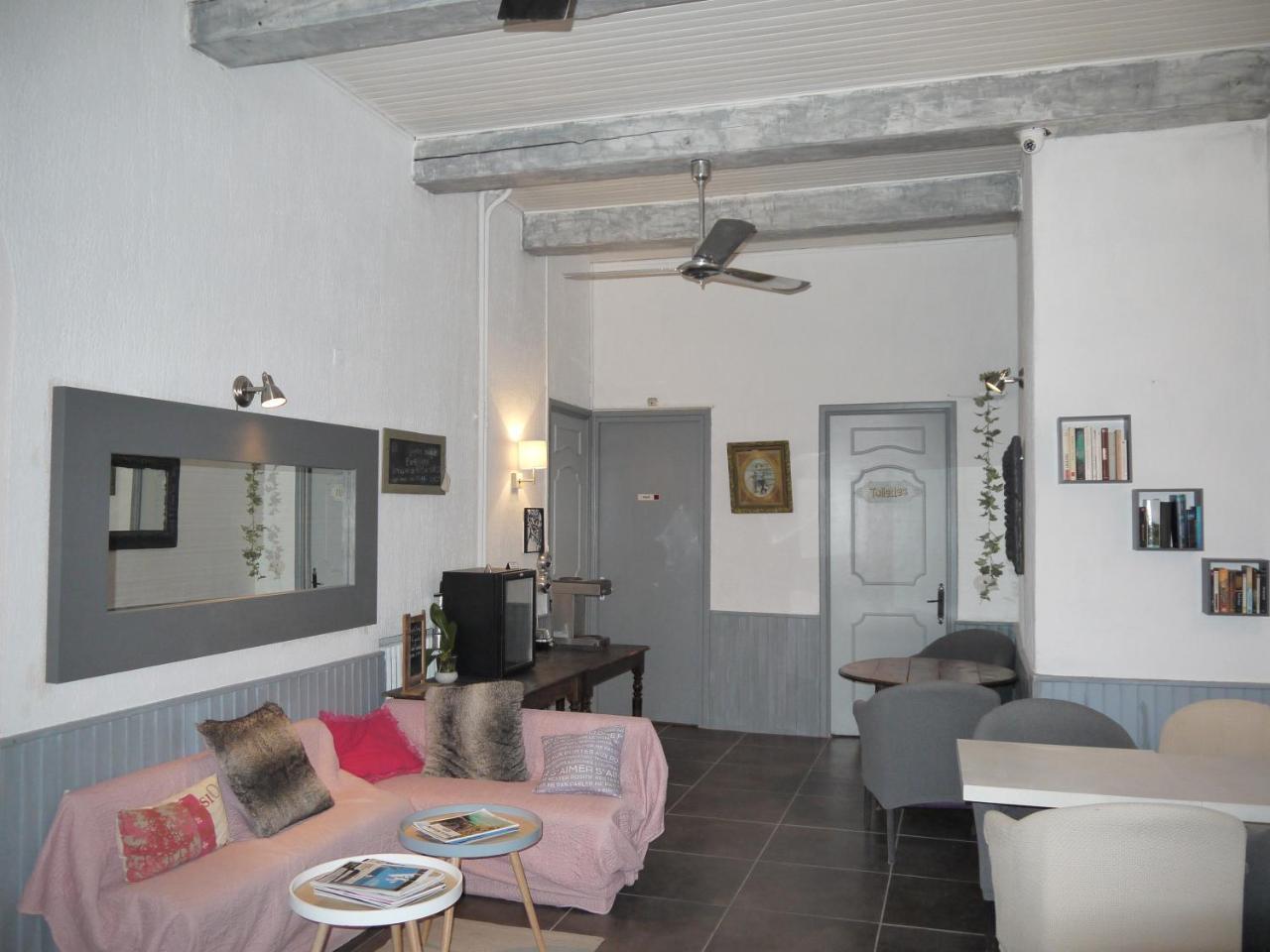 Hotel Portalet Hyeres Exterior photo