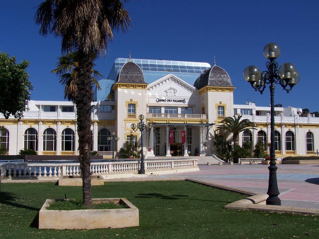 Hotel Portalet Hyeres Exterior photo