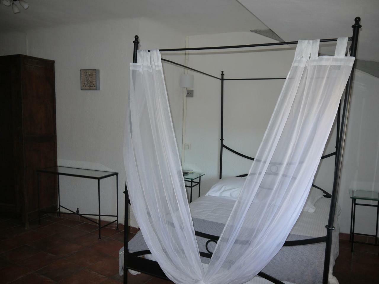 Hotel Portalet Hyeres Exterior photo