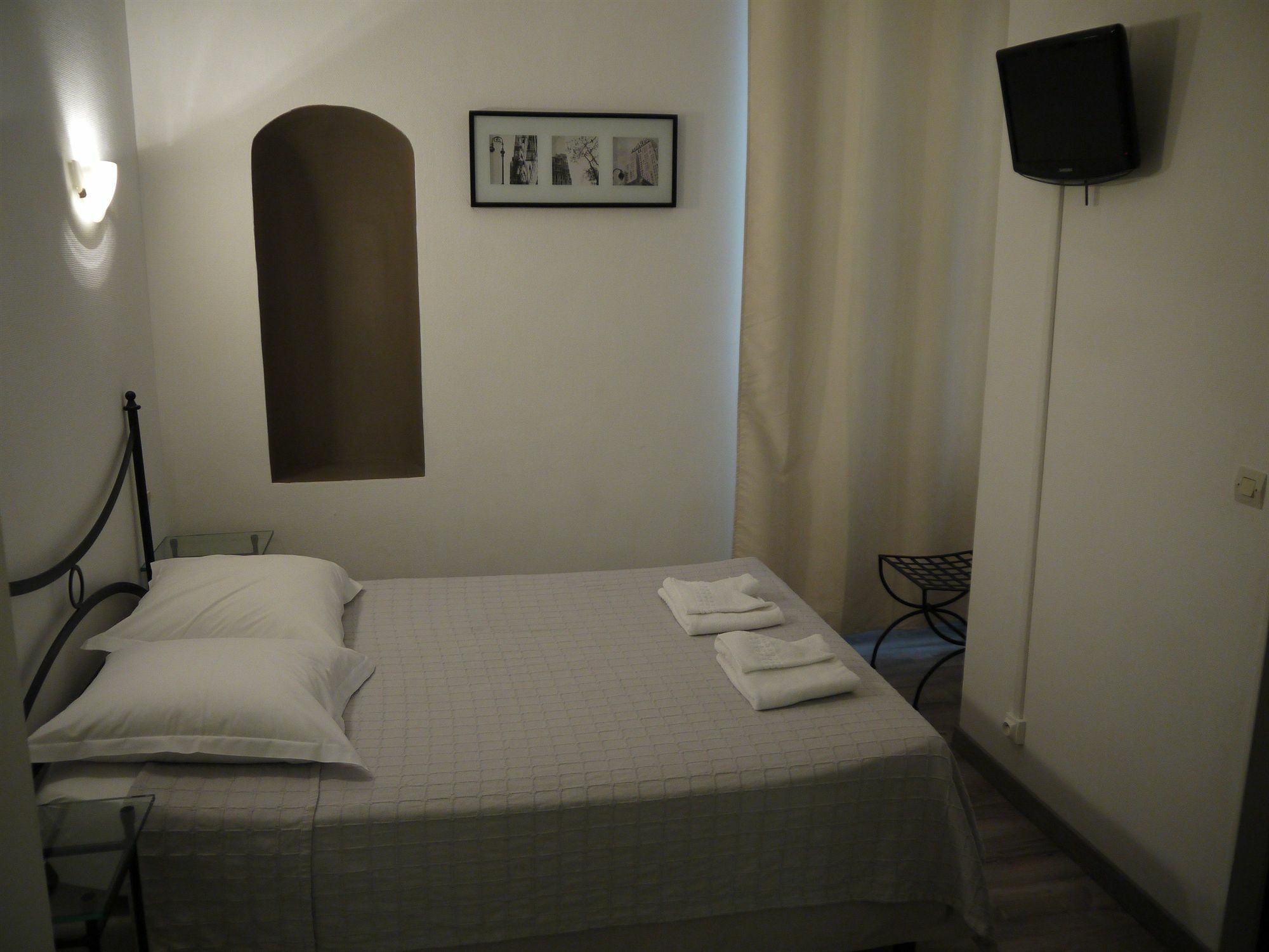 Hotel Portalet Hyeres Exterior photo