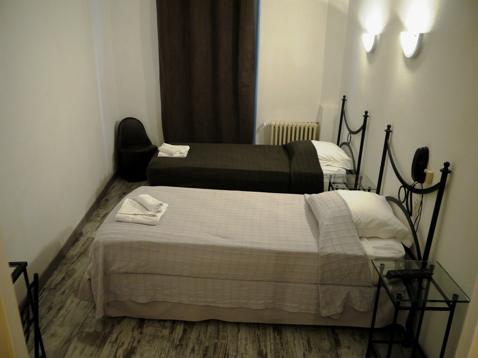 Hotel Portalet Hyeres Exterior photo